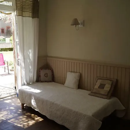La Glycine Apartment